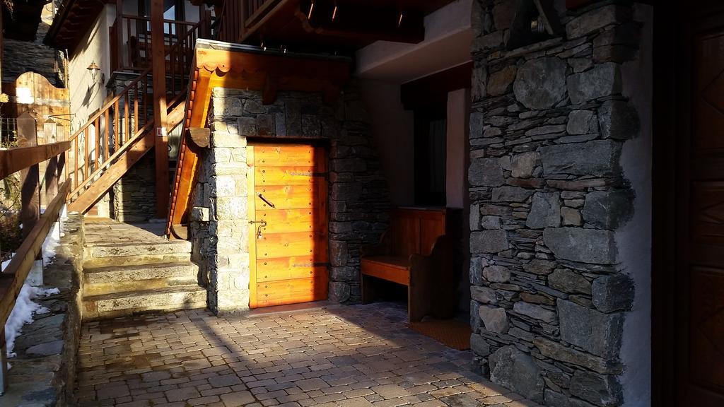 Eco Chalet Maison Dominique Challand-Saint-Anselme Exterior photo